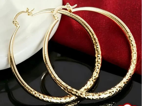🎉Buy One, Get One Free 🎁 Women's Diamond-Cut Hoop Earrings — Elegant & Sparkling 💎
