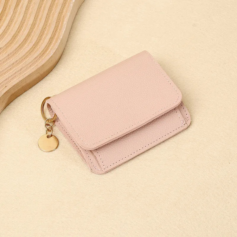 👜A retro-style wallet, palm-sized, that can hold multiple cards and features a hidden pocket.