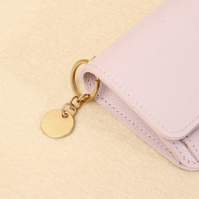 👜A retro-style wallet, palm-sized, that can hold multiple cards and features a hidden pocket.