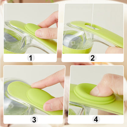 🔥🐶Pet bath brush with long handle and shampoo dispenser🌿