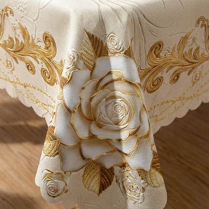 ✨Elegant European style with a touch of luxury - 🌹Waterproof gold-stamped rose tablecloth